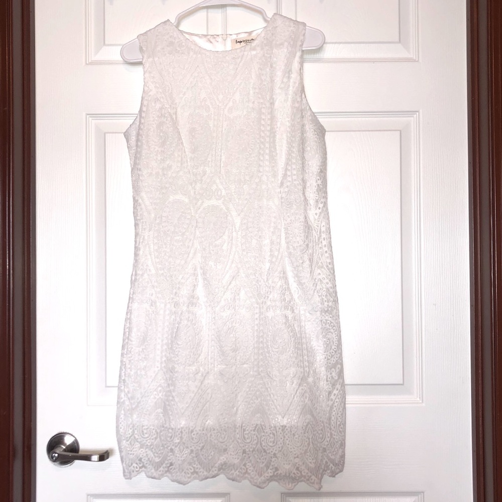 •EUC• White Sleeveless Shift Dress